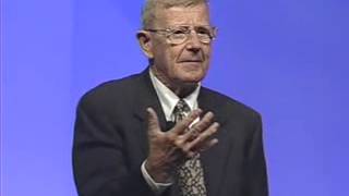 Lou Holtz on Leadership [upl. by Sihunn138]