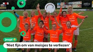 Meisjes verslaan alle jongensteams en zijn kampioen [upl. by Ardnaeed]