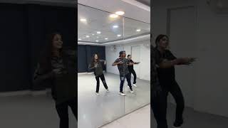 Kehndi Hindi Si Chan tak raah bana de  dance josh [upl. by Lammaj468]