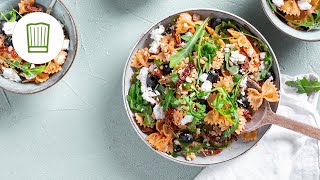 Italienischer Nudelsalat mit getrockneten Tomaten und Schafskäse  Chefkoch [upl. by Armalda]