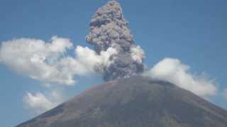 Erupción del Volcán Chaparrastique [upl. by Annaya]