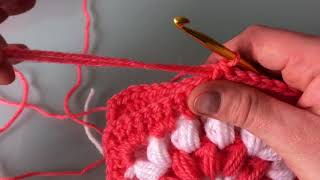 Joindre des carrés au crochet enssemble [upl. by Mikah]