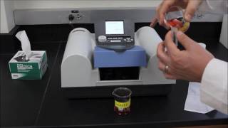 How to use a spectrophotometer Spectronic 200E [upl. by Martin]