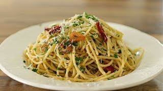 Spaghetti Aglio e Olio Recipe [upl. by Naor]