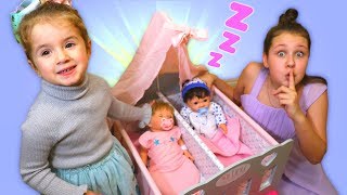 Sleeping Time Pretend Play with newborn dolls from hospital [upl. by Vasili]