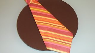 Servietten falten Krawatte napkin fold tie [upl. by Aikemat636]