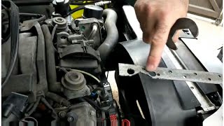 Mercedes ML 350 Viscous Fan Clutch removal with improvised tool  W163 [upl. by Nottirb]