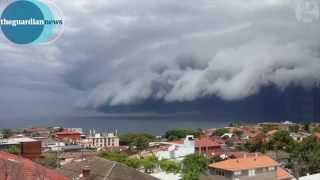 Cloud tsunami rolls in over Sydney [upl. by Hnahym477]