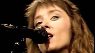 Suzanne Vega  Luka Live on Letterman 1987 [upl. by Atnom897]