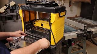 Jigs Sharpen Dewalt DW733 Planer Blades [upl. by Aiuqat379]