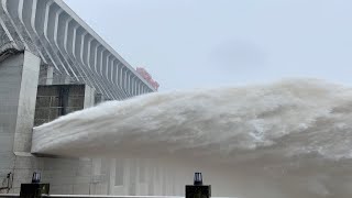 Three Gorges Dam opens three discharging outlets to ease flood control pressure [upl. by Novanod732]