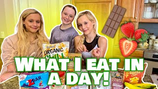 WHAT I EAT IN A DAY as an online school student  COUCH SISTERS [upl. by Press839]