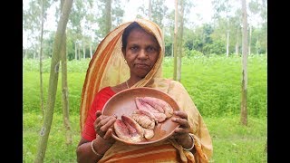 Delicious Hilsa Fish Egg Curry prepared by granny in village [upl. by Hillari]