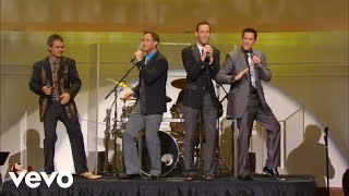 Bill amp Gloria Gaither  Never Give Up Never Give In Live ft Ernie Haase amp Signature Sound [upl. by Yeaton]